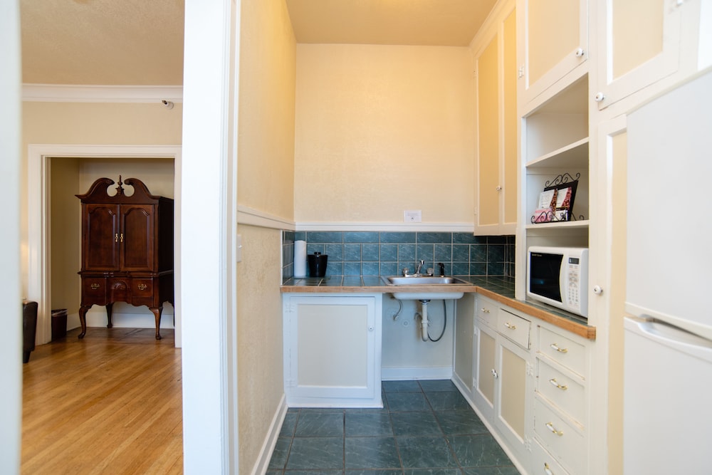 Suite, 1 King Bed (Queen Anne) - Photo 10