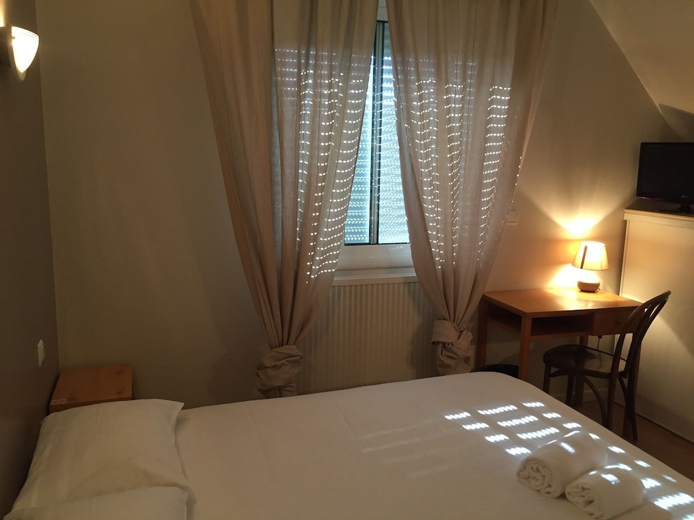 Standard Double Room, Lakeside photo 2