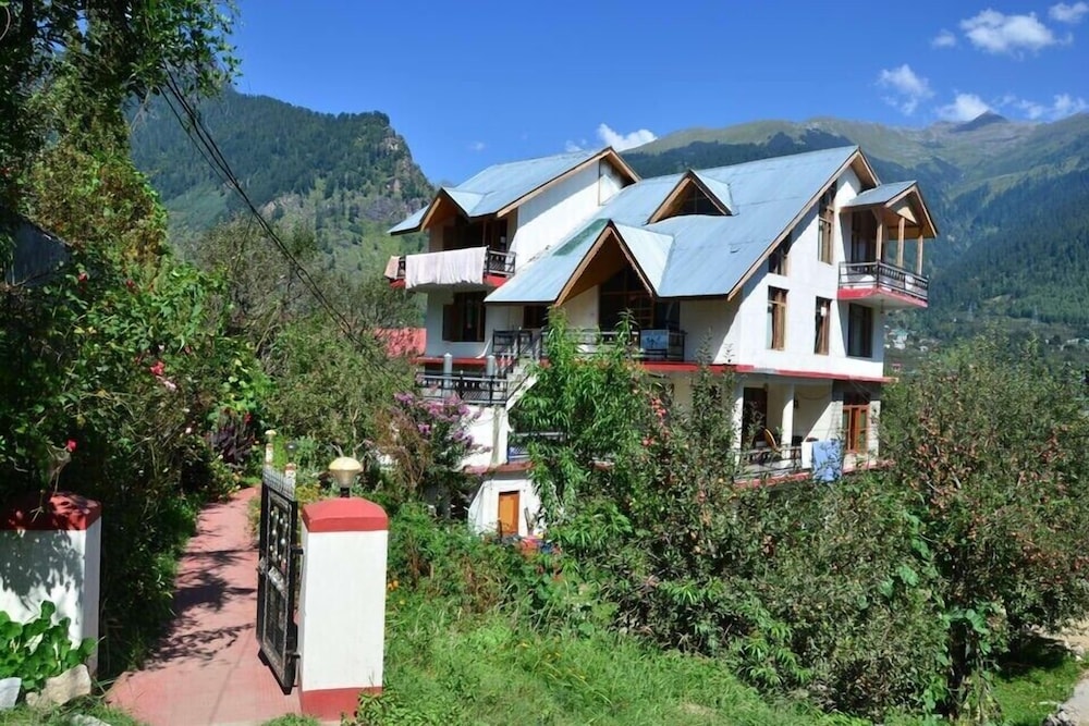 Classic Double Room, Balcony, Mountain View