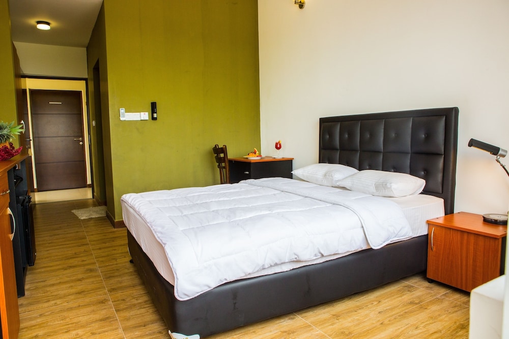 Deluxe Double Room, 1 King Bed, Microwave, Garden View photo 1
