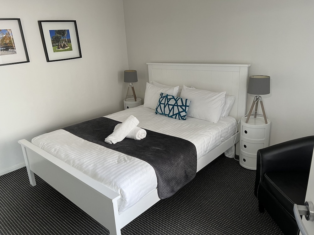 Executive Apartment, 1 Queen Bed, City View photo 2