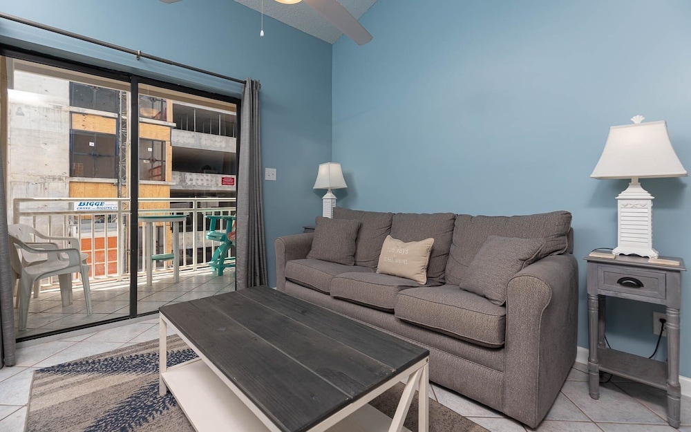 Condo, 1 Bedroom