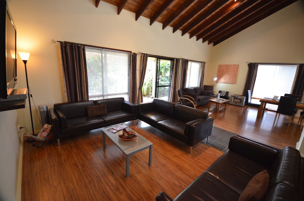 Family House, 4 Bedrooms, Jetted Tub