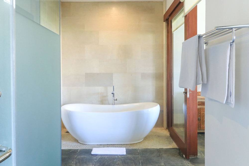 Suite - Photo 7