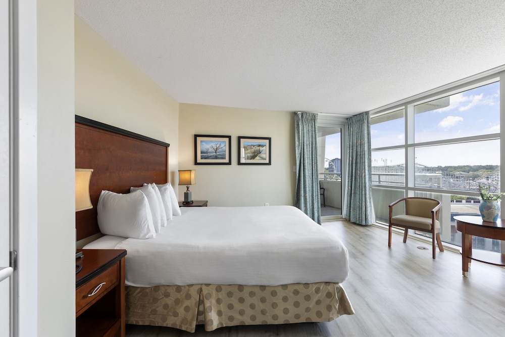 Condo, 2 Bedrooms, Balcony, Partial Ocean View, Full Kitchen photo 1