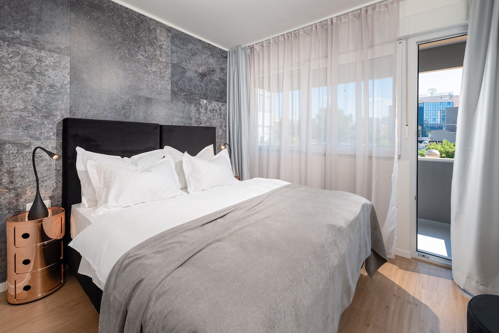 Deluxe Double or Twin Room, Balcony, City View photo 1