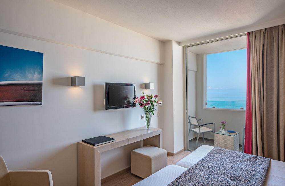 Room, Sea View - Photo 3