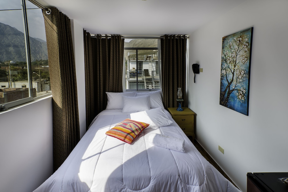 Standard Room, 1 Bedroom, Private Bathroom, Pool View photo 2