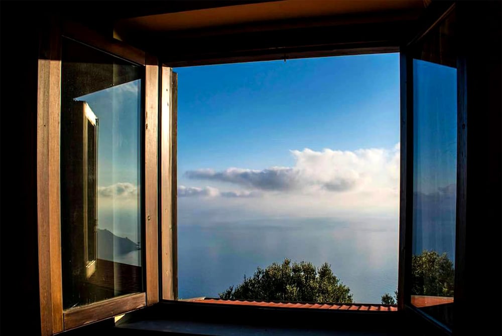 Standard Double or Twin Room, 1 Bedroom, Private Bathroom, Ocean View photo 3