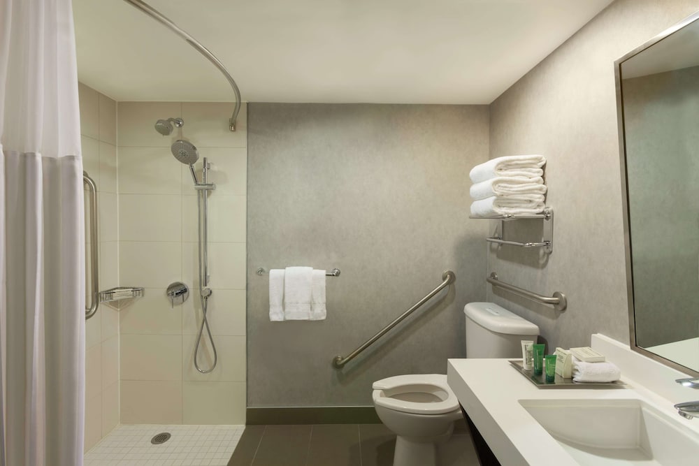 Room, 2 Double Beds, Accessible (Roll-In Shower) - Photo 4