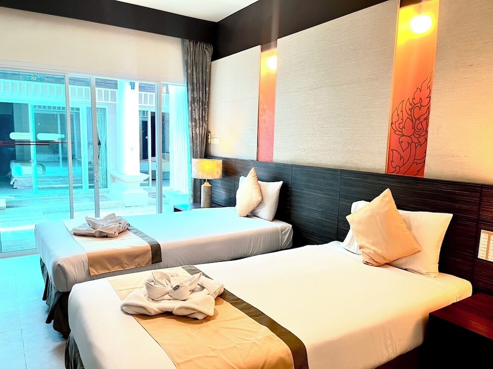 Courtyard Studio Twin Beds - Photo 2
