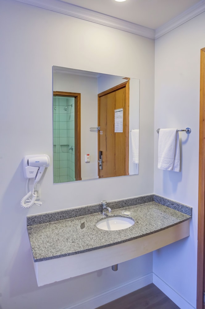 Standard Double Room - Photo 6