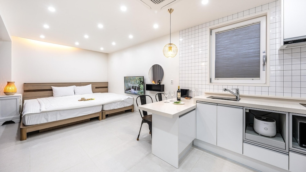 Basic Room, 1 Bedroom (POOLVILLA 101)