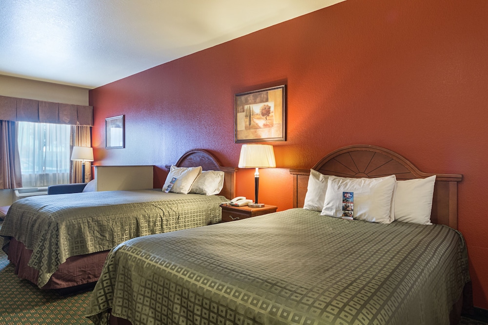 Room, 2 Queen Beds, Non Smoking, Kitchenette - Photo 2