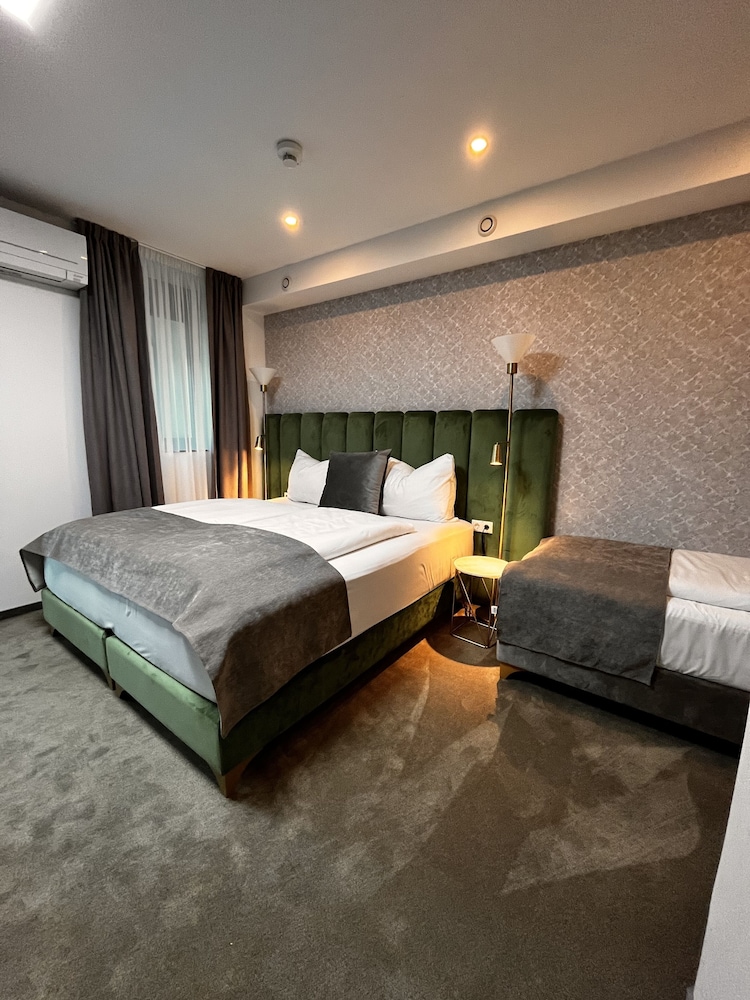 Economy Twin Room photo 1