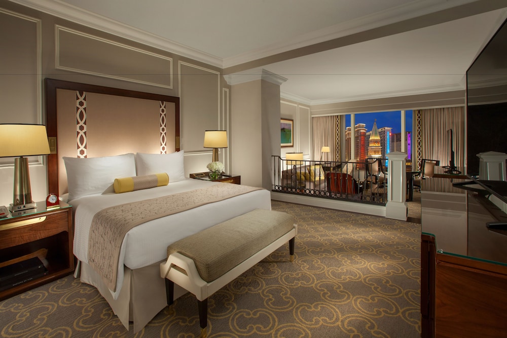 Royale Deluxe Cotai View Suite