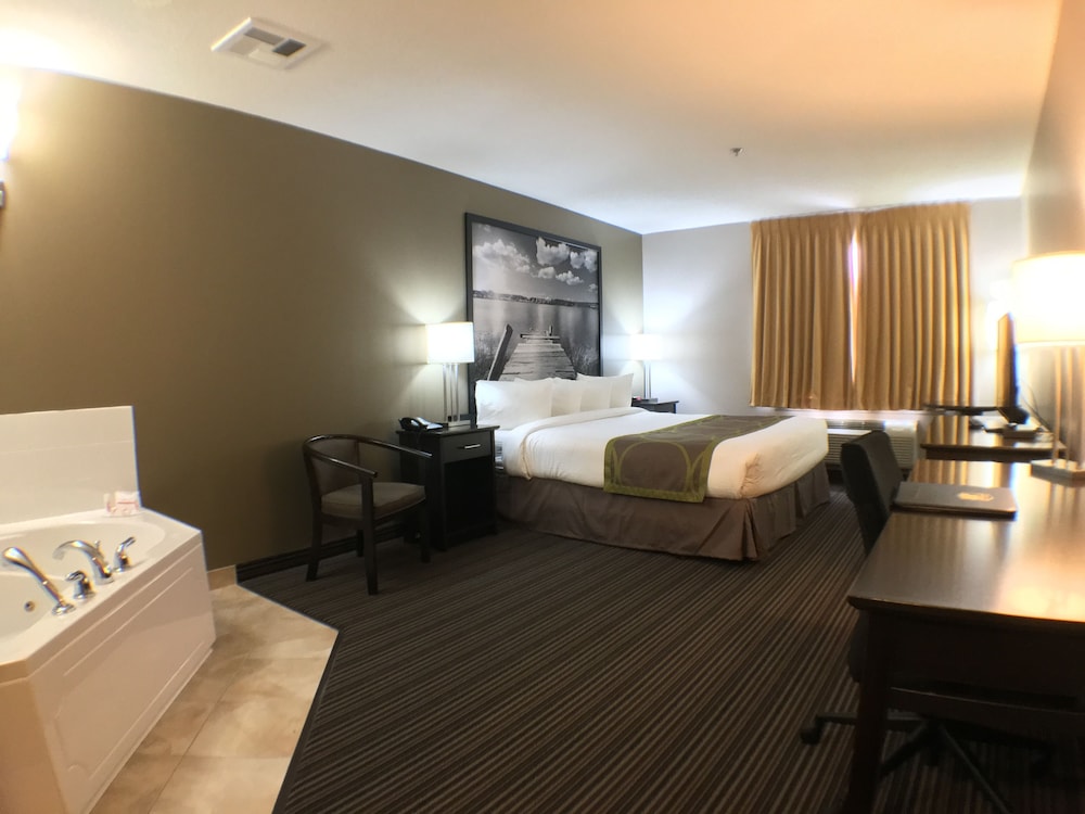 Suite, 1 King Bed, Jetted Tub - Photo 4