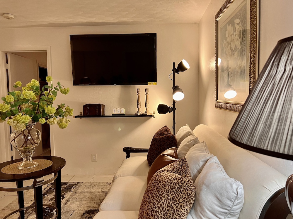 Comfort Apartment, 1 Bedroom, Courtyard View, Courtyard Area