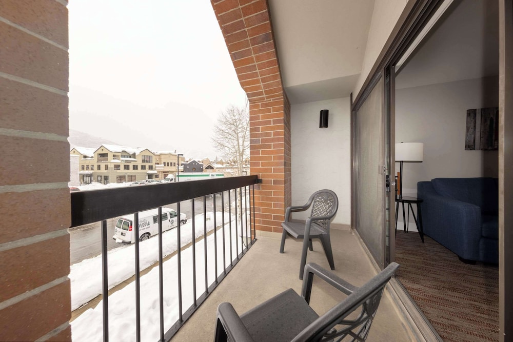 Two Bedroom Suite - Photo 3