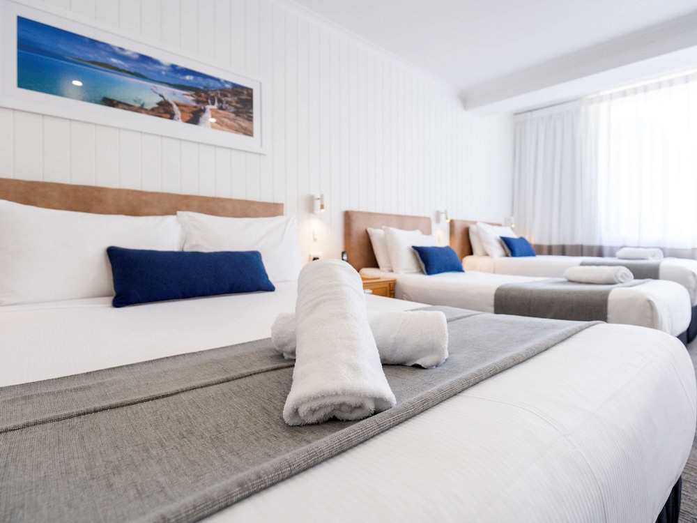 Standard Room, Multiple Beds - Photo 3