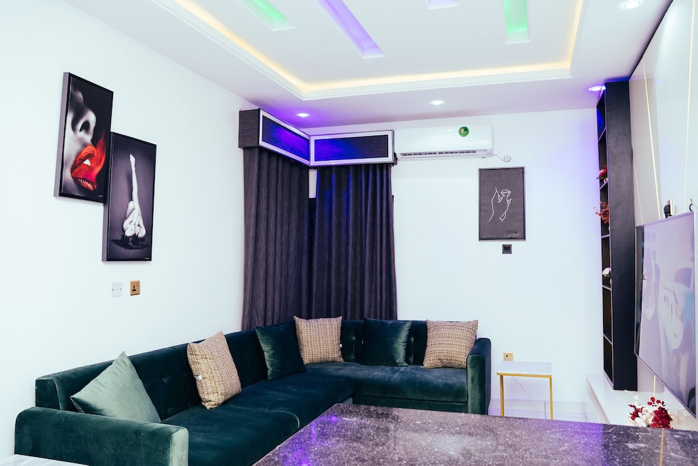 Apartment photo 2