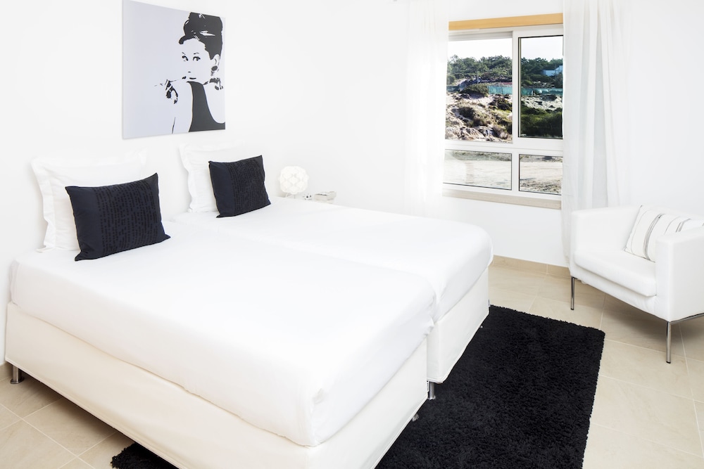 Deluxe Apartment, 2 Bedrooms, Sea View, Sea Facing photo 2