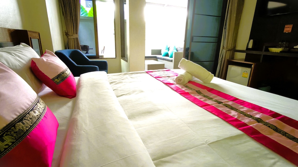 Deluxe Double Room, 1 King Bed, Terrace