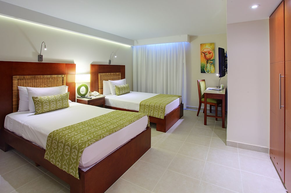 Standard Room, 2 Twin Beds, City View - Photo 3