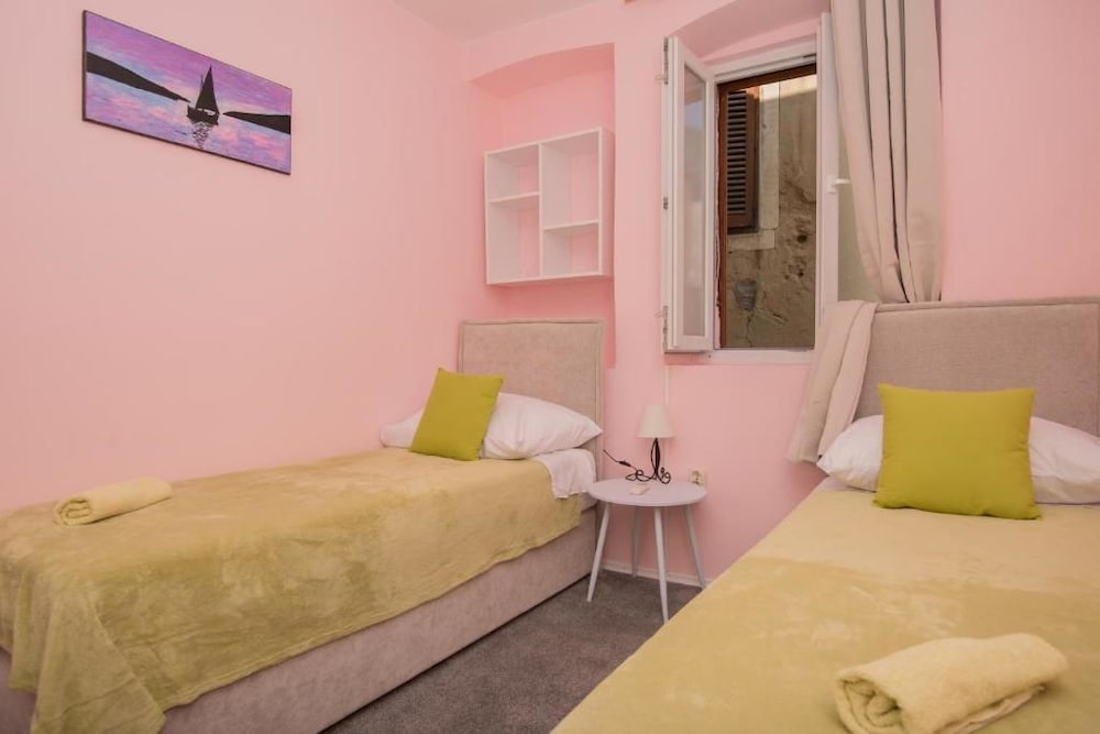 Twin Room (Green) photo 1