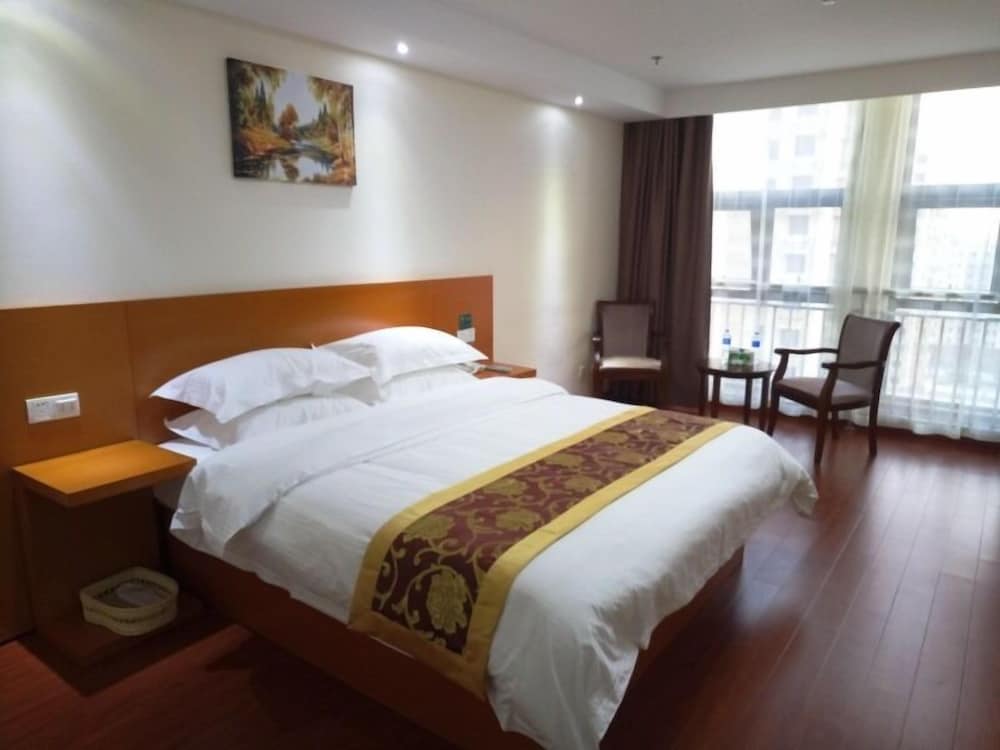Room, 1 King Bed photo 1