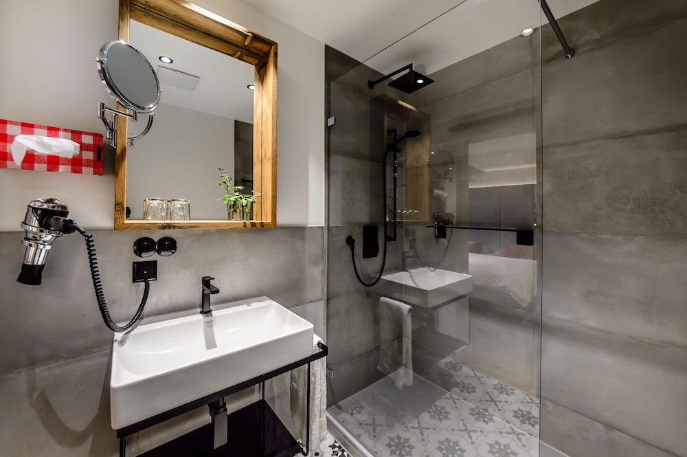 Triple Room - Photo 12