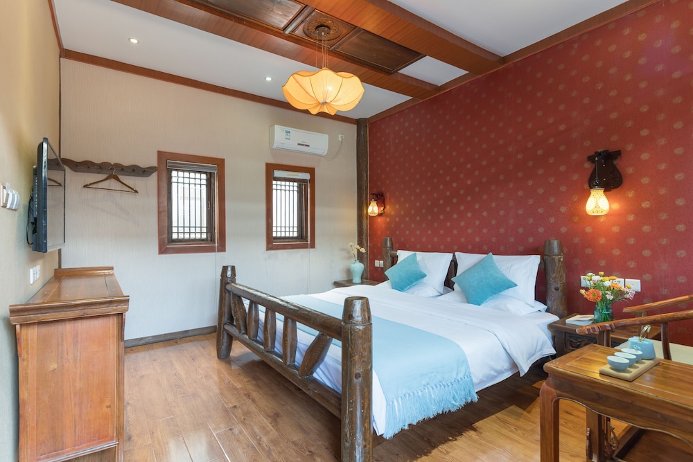 Signature Single Room, 1 Bedroom, Kitchenette, Courtyard View photo 3