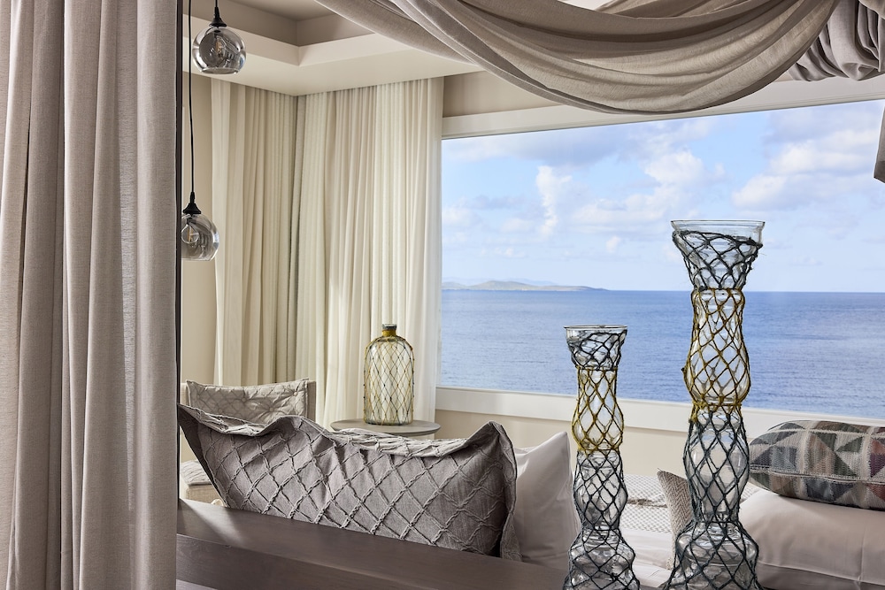 Amazon Sea View Suite with Infinity Private Pool photo 3