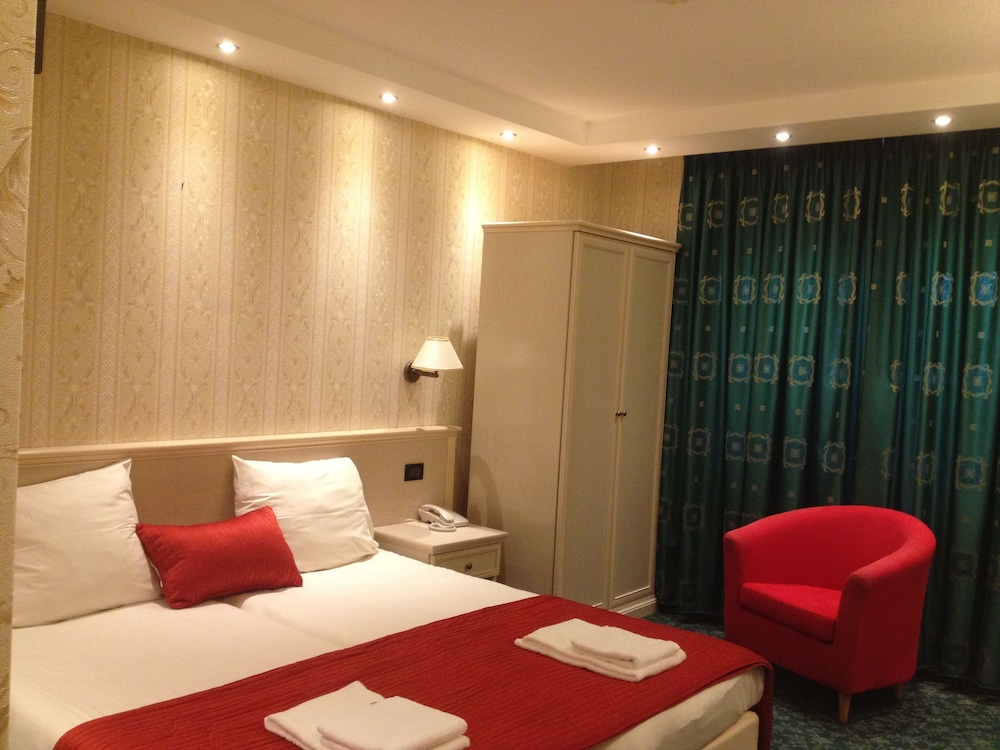 Superior Room, 2 Twin Beds, Bathtub