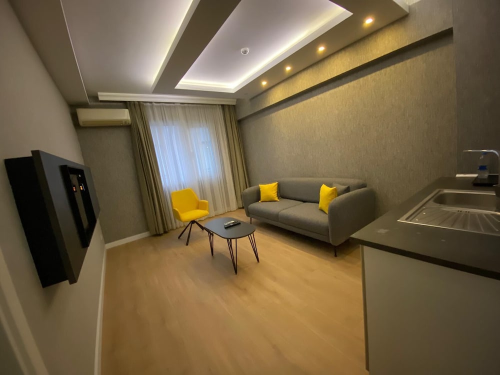 Deluxe Suite thumbnail 6