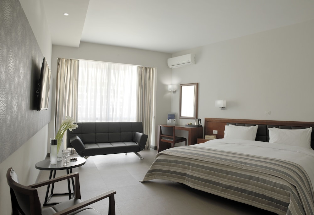 Junior Suite, Club Lounge Access photo 3