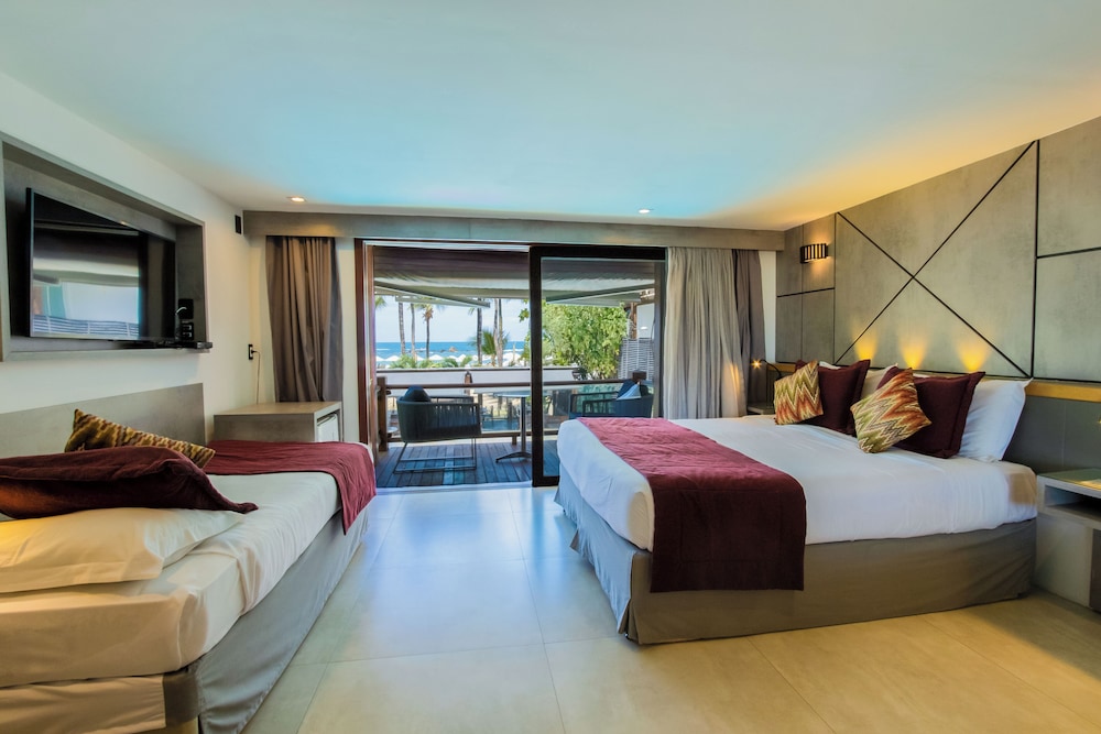 QUARTO FRENTE MAR COM HIDROMASSAGEM