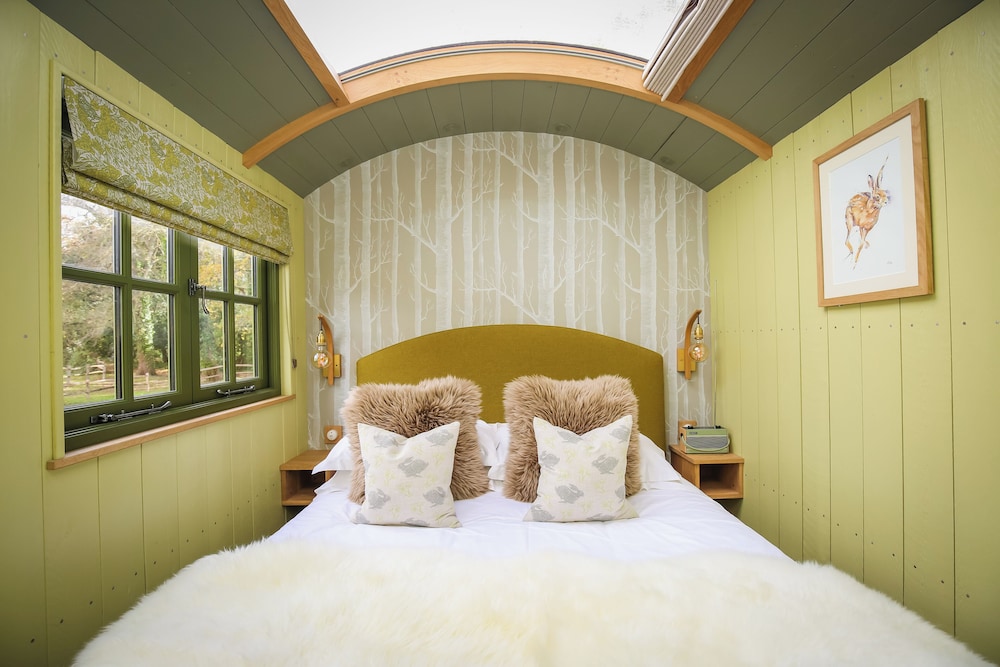 Shepherd Hut - Double photo 2