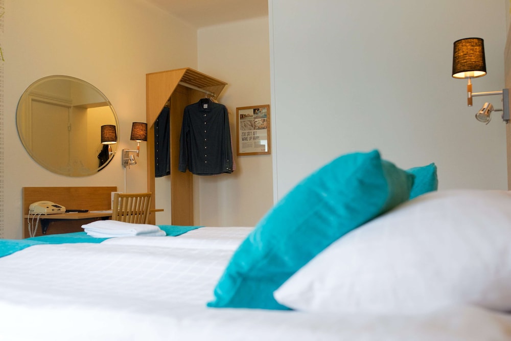 Room, 1 Queen Bed - Photo 2