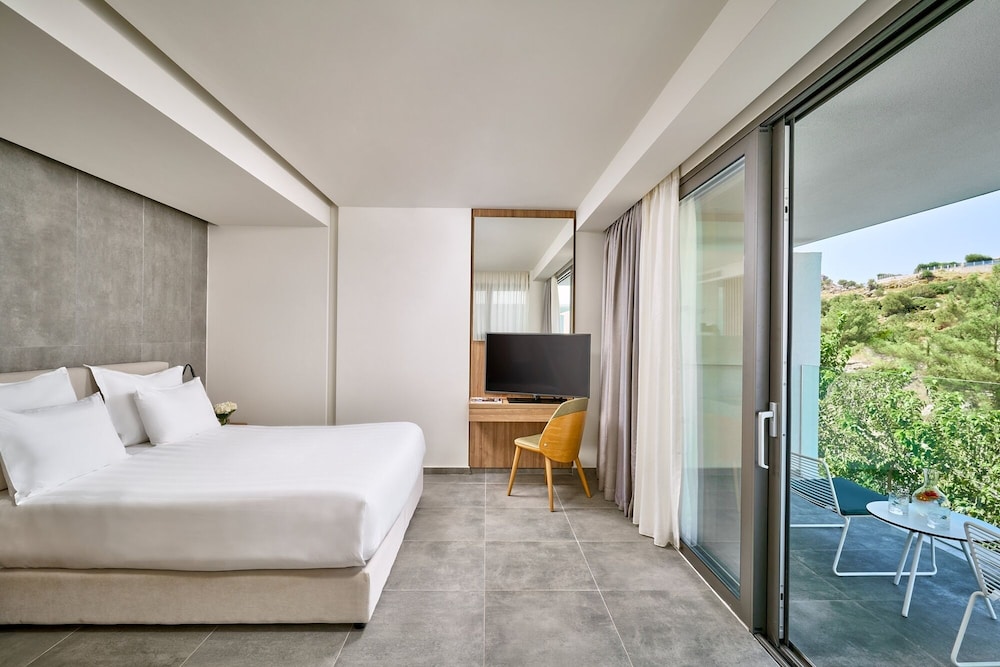 Deluxe Double Room, Garden View