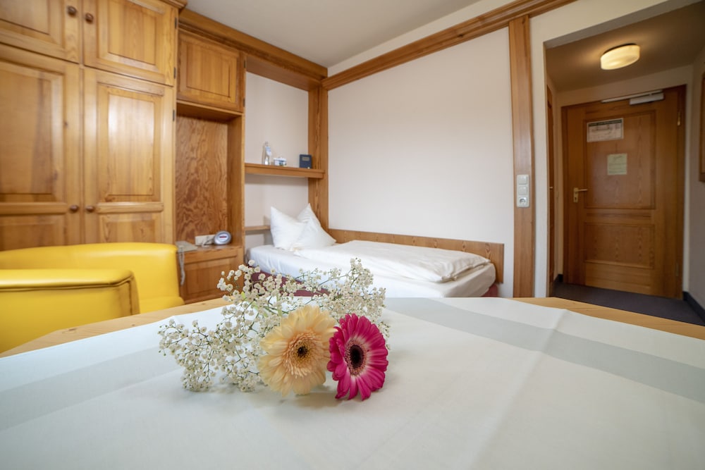 Single Room photo 2