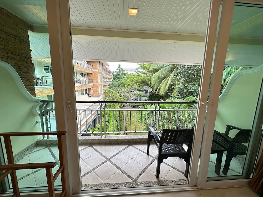 Superior Garden View (Without Elevator) photo 3