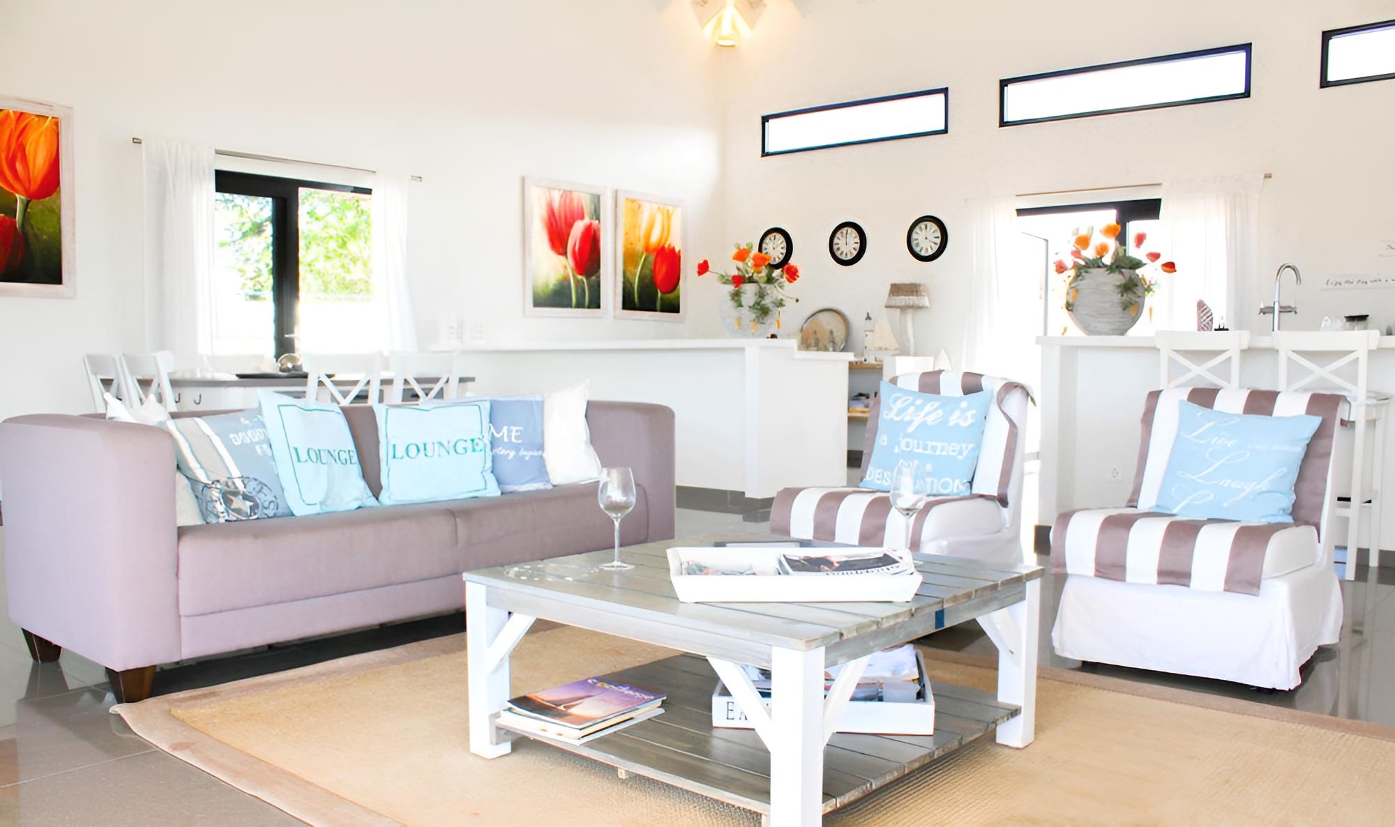 Villa photo 2
