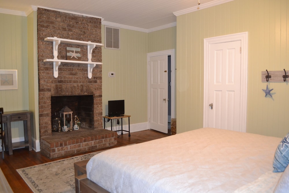 Signature House, 3 Bedrooms, Garden View, Ground Floor photo 1