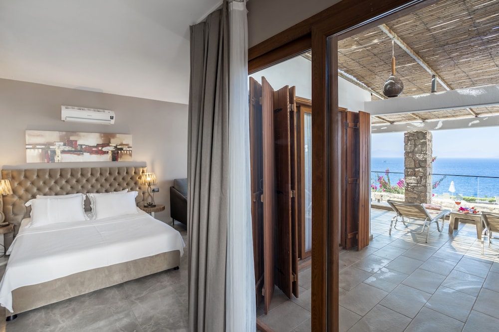Junior Double Room, 1 Queen Bed, Sea View
