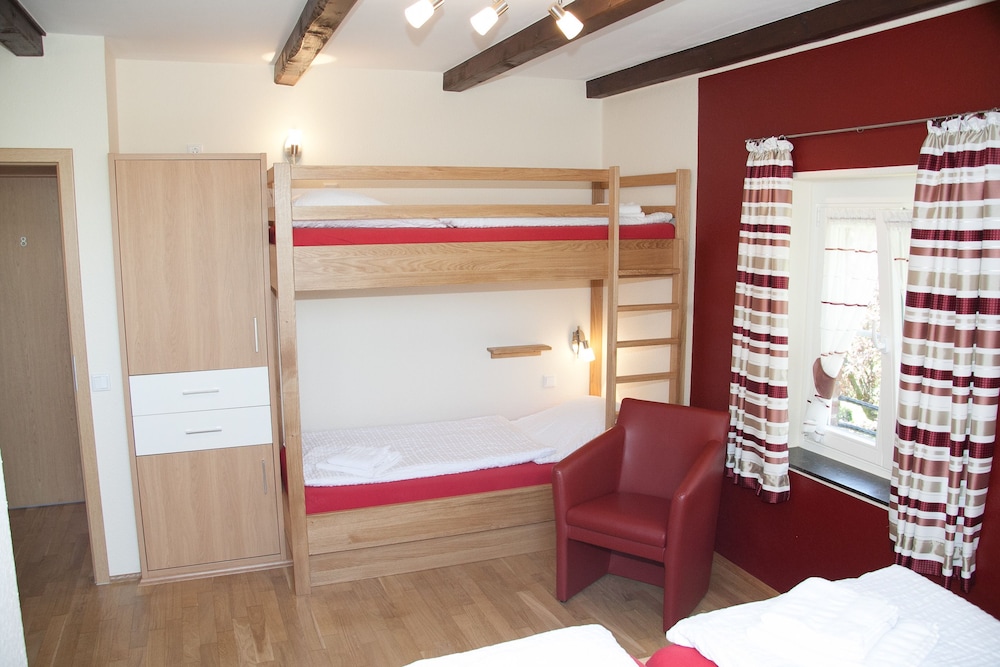 Standard Quadruple Room (9) photo 2