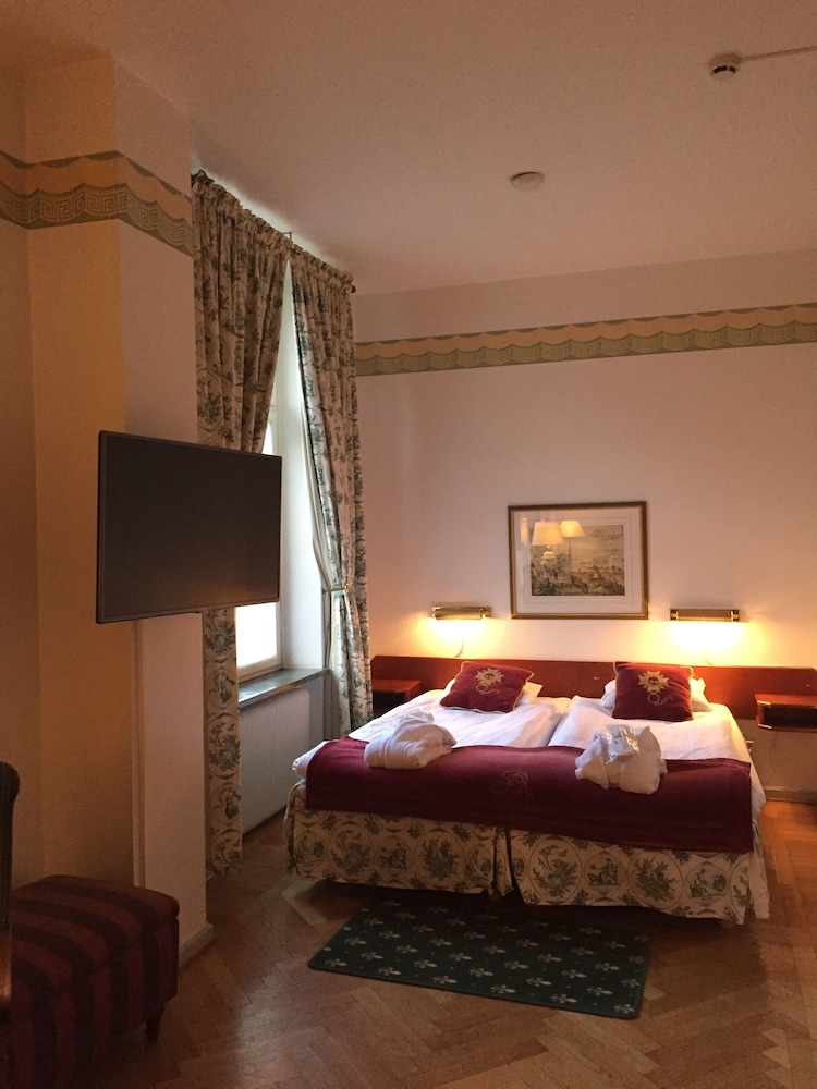 Deluxe Room, Non Smoking - Photo 6
