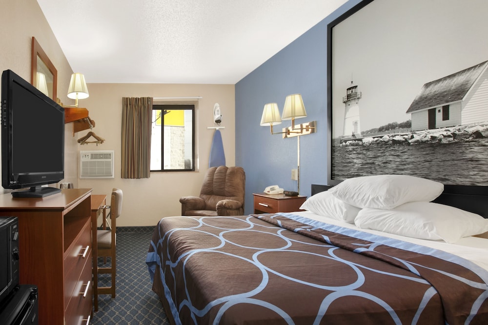 Standard Room, 1 Queen Bed, Microwave - Photo 2