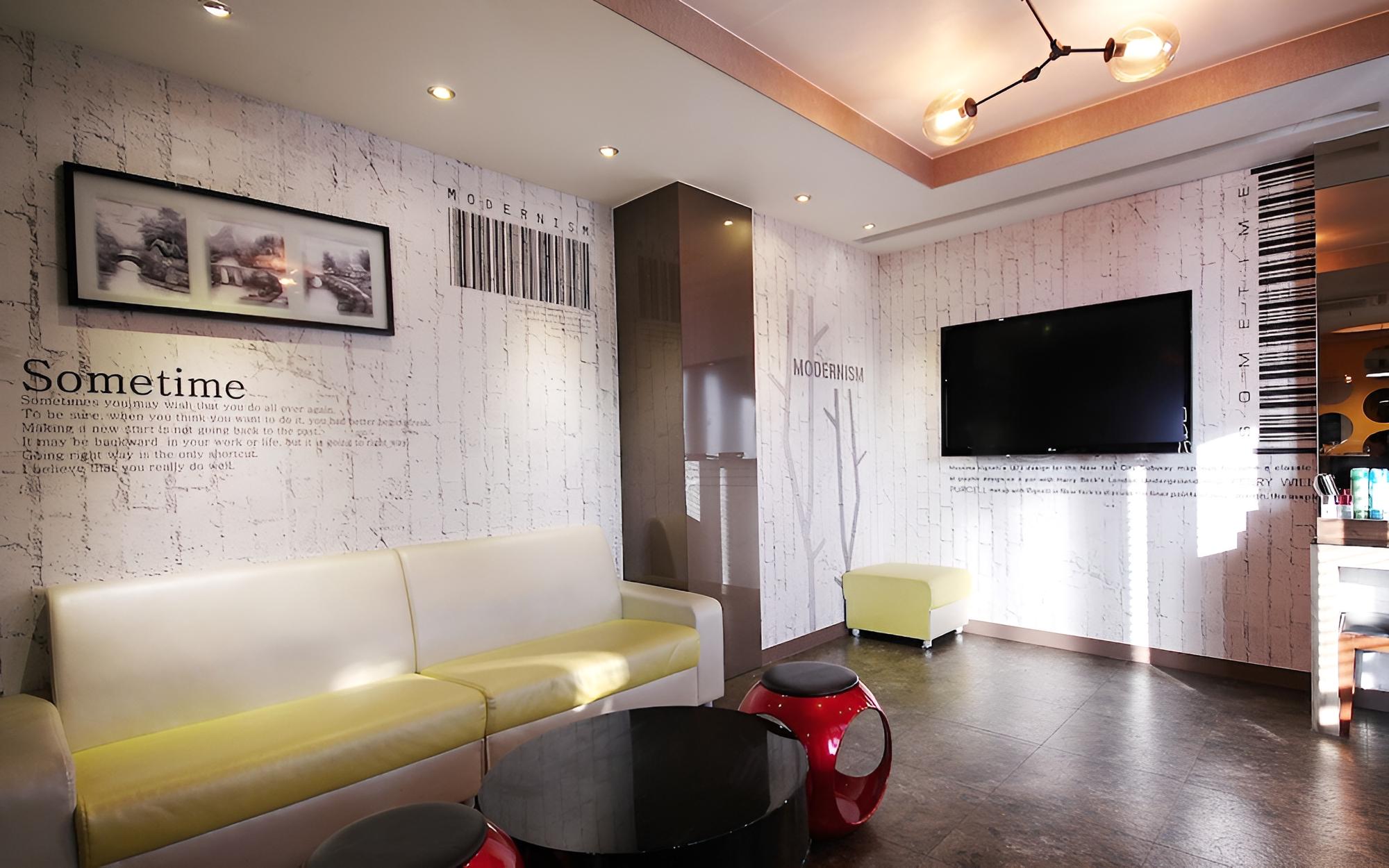 Room (Grand Terrace Room(Netflix Bathtub) () - Photo 11