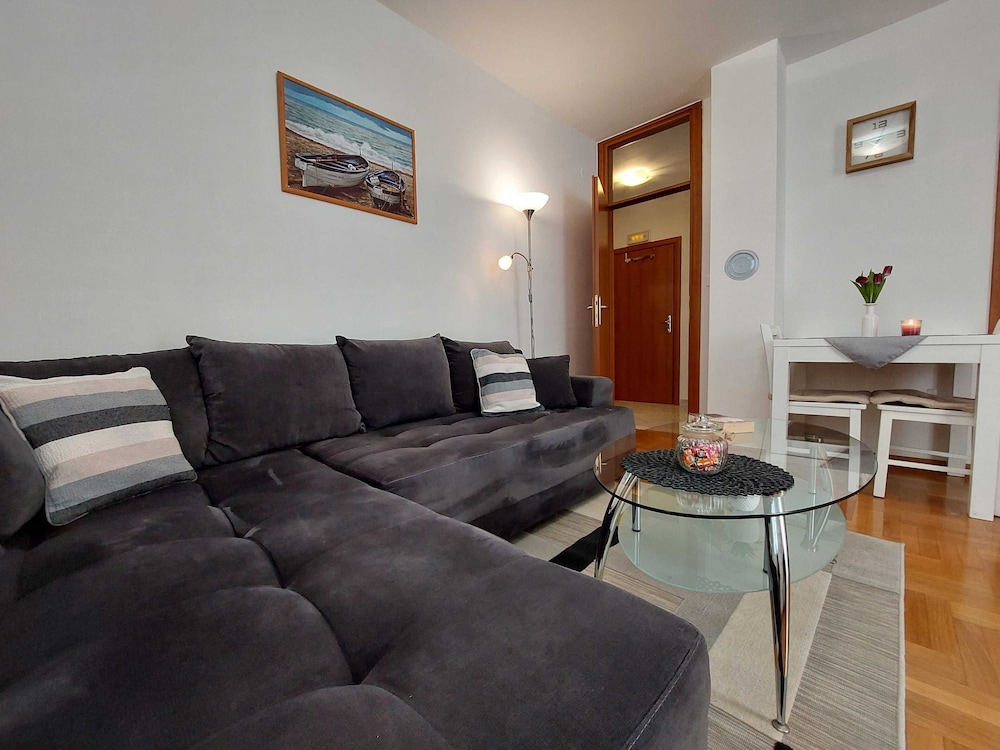 Apartment (One Bedroom Apartment with Balcony) photo 3